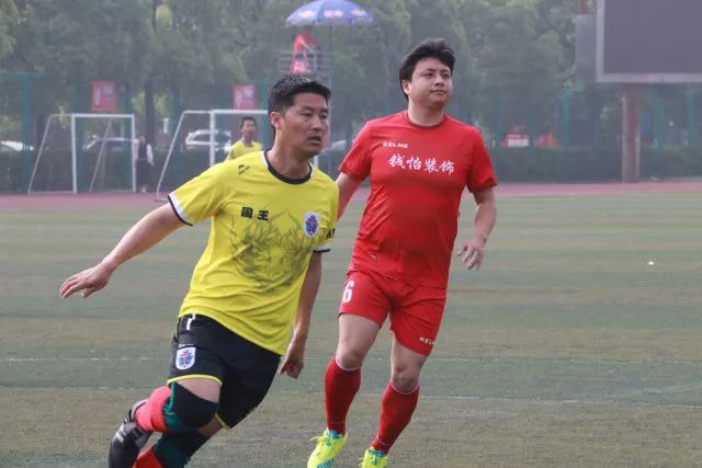 曼联欲报价霍尔引发纽卡不满，转会传闻持续发酵